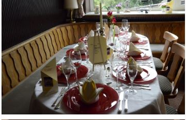 Festlich gedeckter Tisch im Gasthaus Zur Tanne